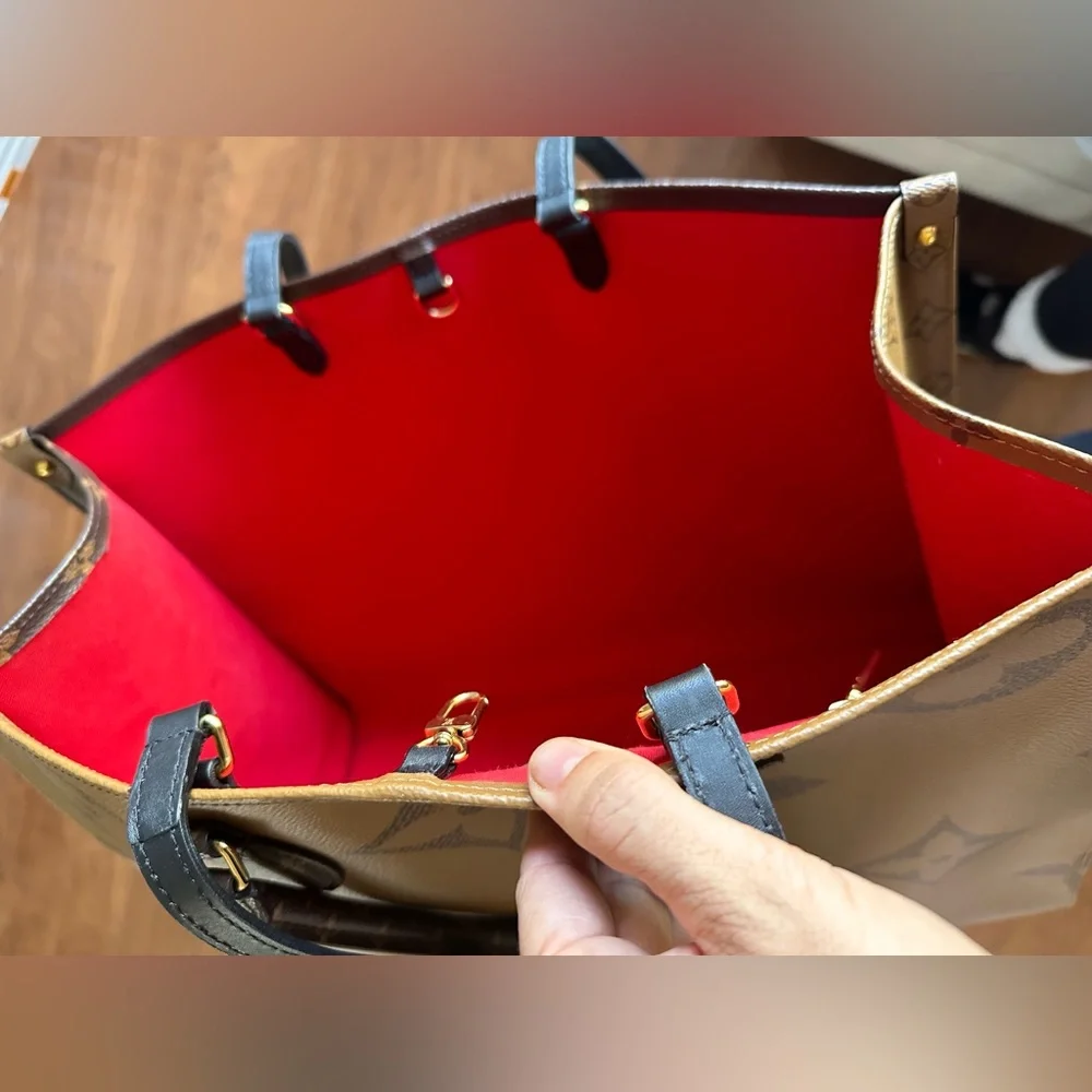 Authentic Louis Vuitton OnTheGo GM Purse - Picture 8 of 8